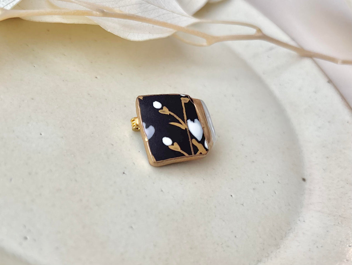 Arita Ware Kintsugi Obidome (Sash Clip), Japanese Pattern, Oriental Design, Tokachi-ishi Obsidian, Natural Stone, Traditional Craft, #450