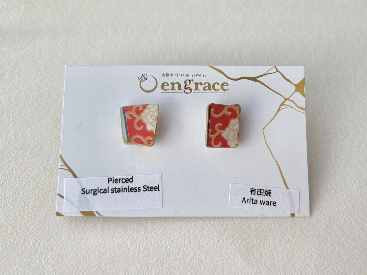 有田焼 　金継ぎ　サージカルステンレスピアス　白　花柄　朱色　伝統工芸　＃684