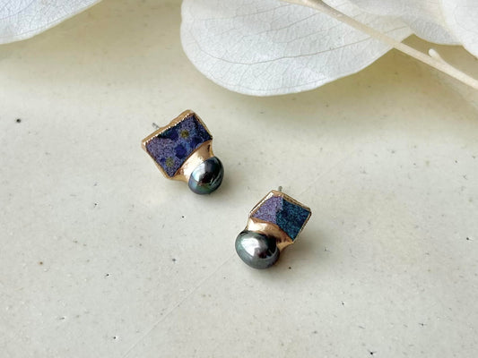 Imari Ware Kintsugi Titanium Earrings Gold Carnelian