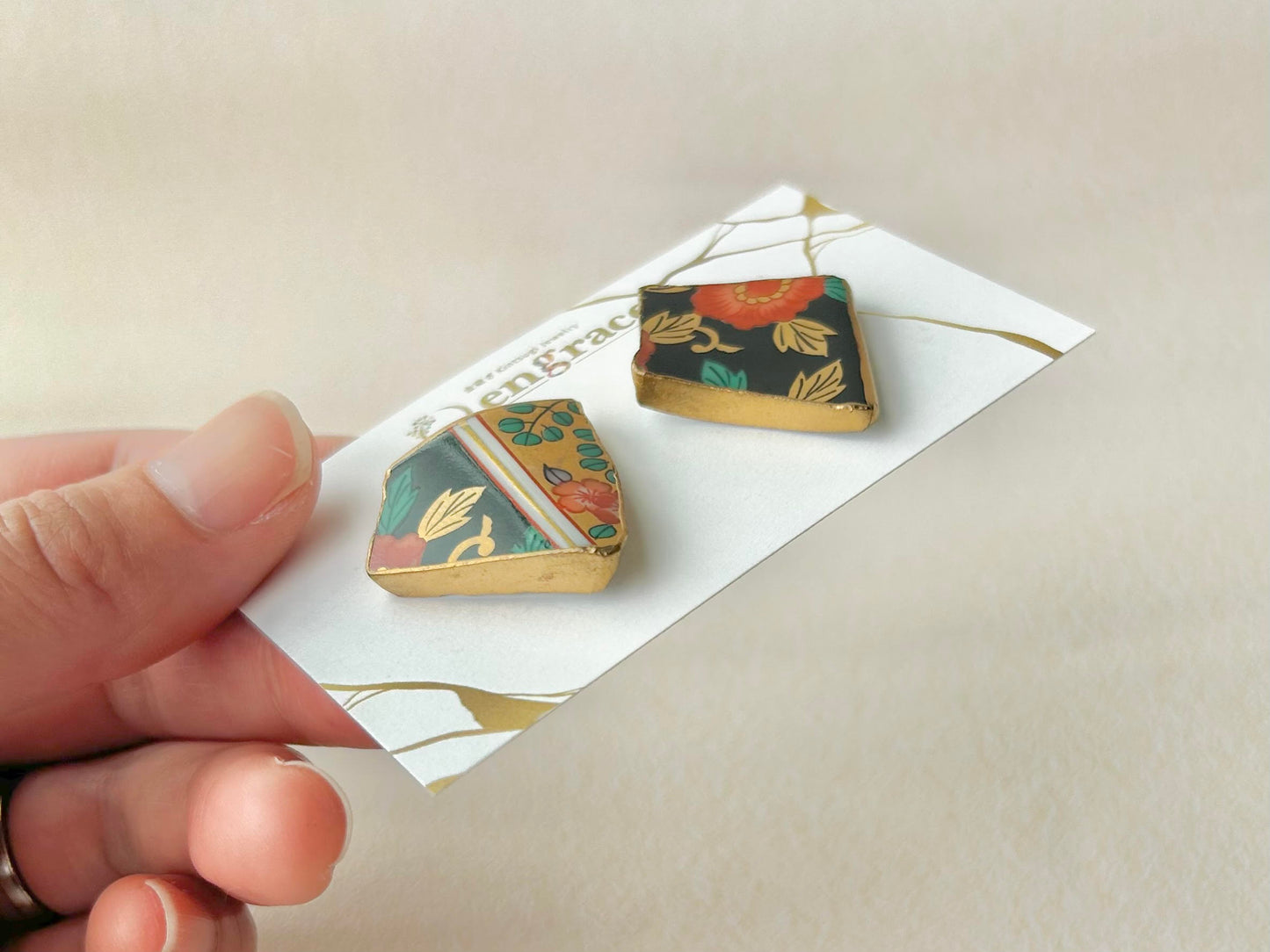 Imari Ware Kintsugi Titanium Earrings Gold Carnelian