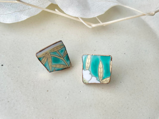 Imari Ware Kintsugi Titanium Earrings Gold Carnelian