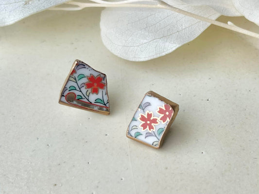 Imari Ware Kintsugi Titanium Earrings Gold Carnelian