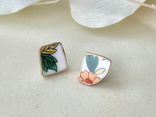 Imari Ware Kintsugi Titanium Earrings Gold Carnelian
