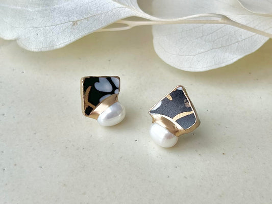 Imari Ware Kintsugi Titanium Earrings Gold Carnelian