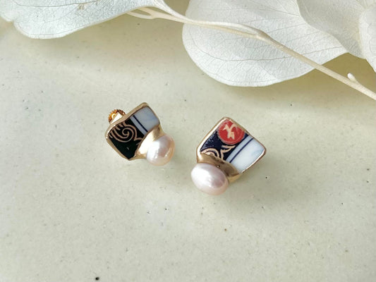 Imari Ware Kintsugi Titanium Earrings Gold Carnelian