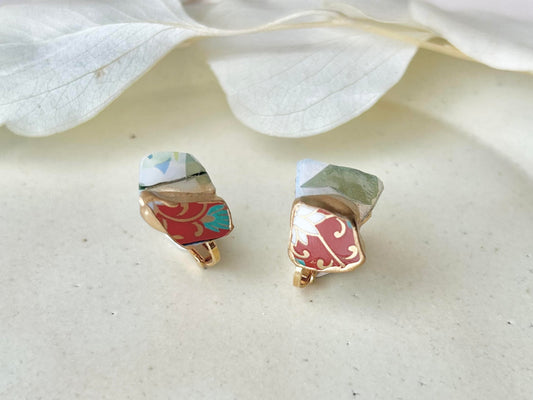 Imari Ware Kintsugi Titanium Earrings Gold Carnelian