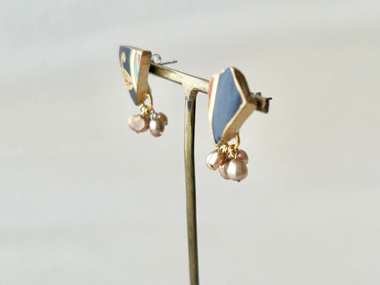Imari Ware Kintsugi Titanium Earrings Gold Carnelian