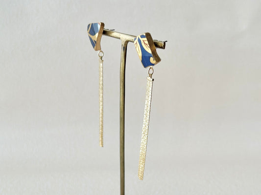 Imari Ware Kintsugi Titanium Earrings Gold Carnelian