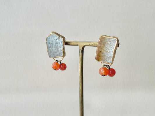 Imari Ware Kintsugi Titanium Earrings Gold Carnelian
