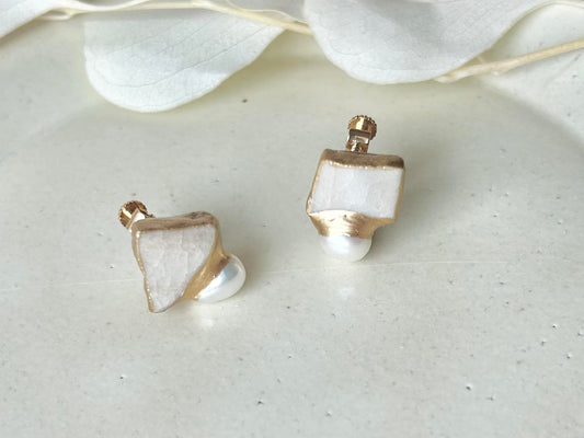 Imari Ware Kintsugi Titanium Earrings Gold Carnelian