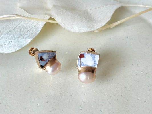 Imari Ware Kintsugi Titanium Earrings Gold Carnelian