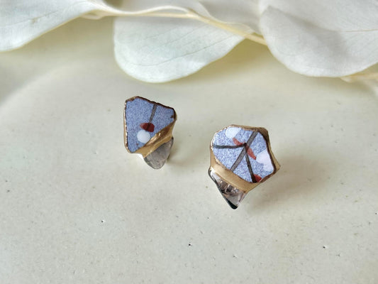 Imari Ware Kintsugi Titanium Earrings Gold Carnelian