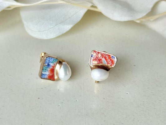 Imari Ware Kintsugi Titanium Earrings Gold Carnelian