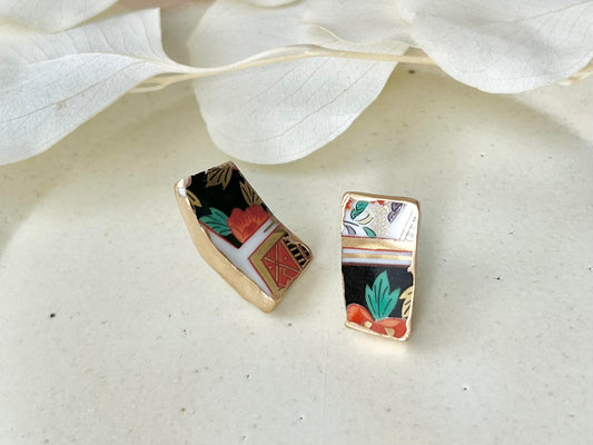 Imari Ware Kintsugi Titanium Earrings Gold Carnelian