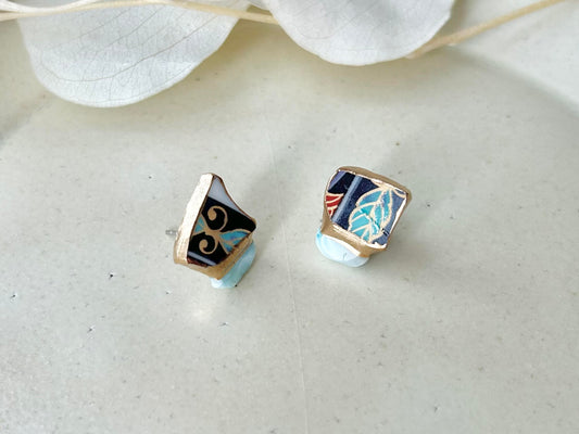 Imari Ware Kintsugi Titanium Earrings Gold Carnelian
