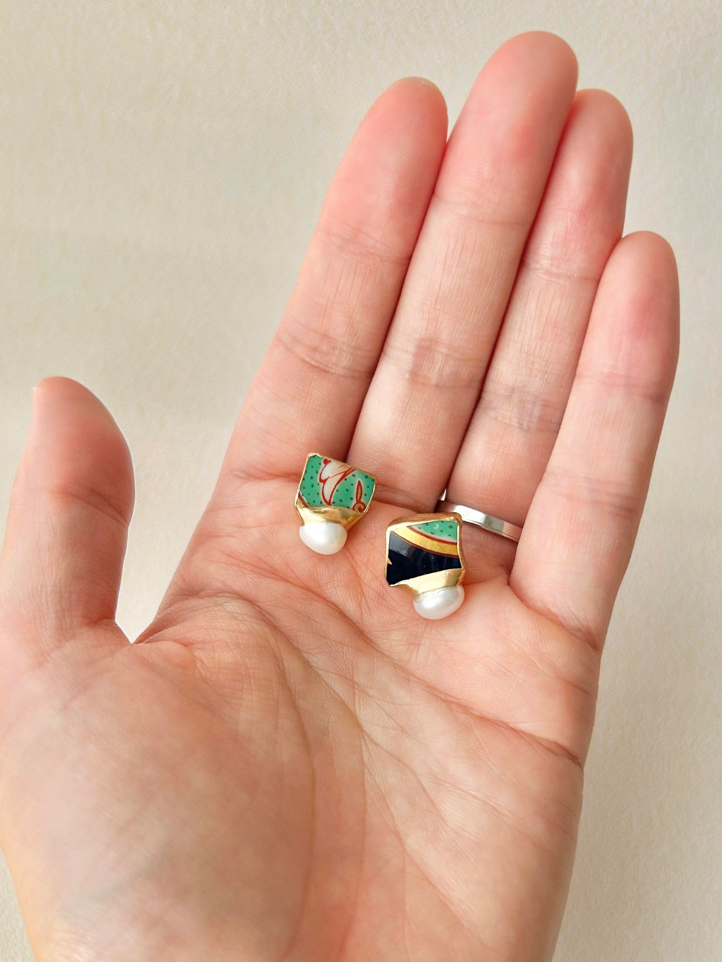 有田焼 　金継ぎ　サージカルステンレスピアス　リーフ柄　淡水パール　天然石　伝統工芸　＃230
