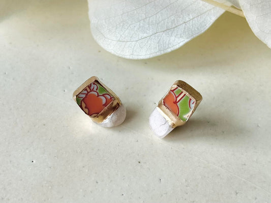 Imari Ware Kintsugi Titanium Earrings Gold Carnelian