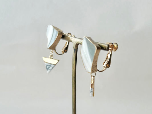 Imari Ware Kintsugi Titanium Earrings Gold Carnelian