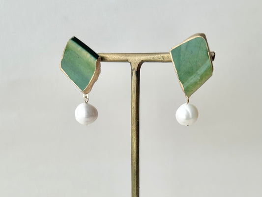 Imari Ware Kintsugi Titanium Earrings Gold Carnelian