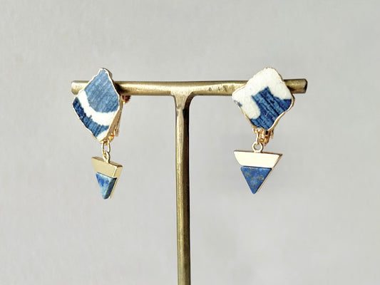 Imari Ware Kintsugi Titanium Earrings Gold Carnelian