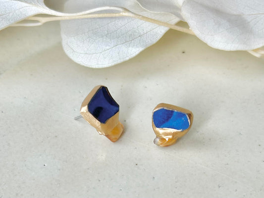 Imari Ware Kintsugi Titanium Earrings Gold Carnelian