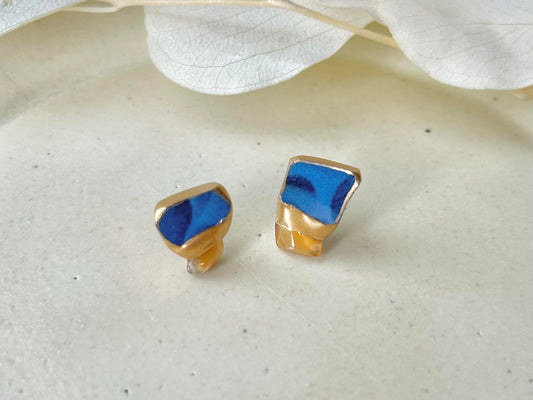 Imari Ware Kintsugi Titanium Earrings Gold Carnelian