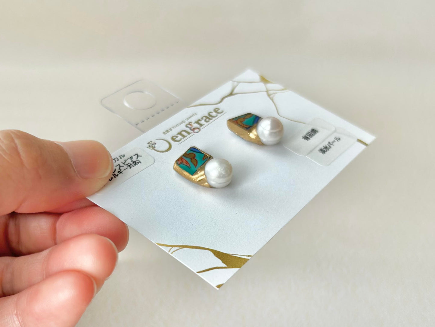 Imari Ware Kintsugi Titanium Earrings Gold Carnelian