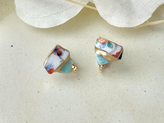 Imari Ware Kintsugi Titanium Earrings Gold Carnelian