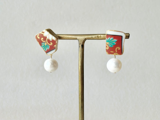Imari Ware Kintsugi Titanium Earrings Gold Carnelian
