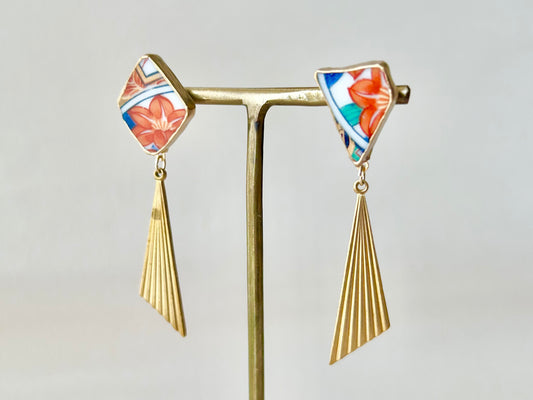 Imari Ware Kintsugi Titanium Earrings Gold Carnelian