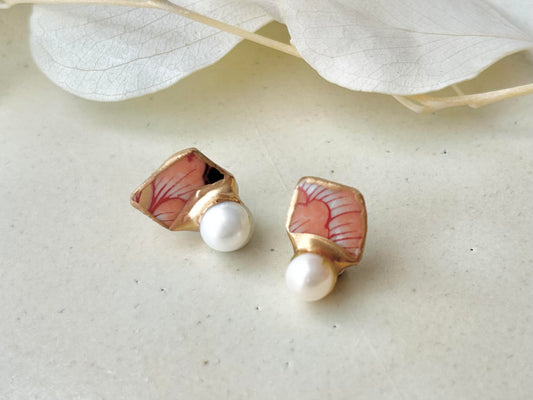 Imari Ware Kintsugi Titanium Earrings Gold Carnelian