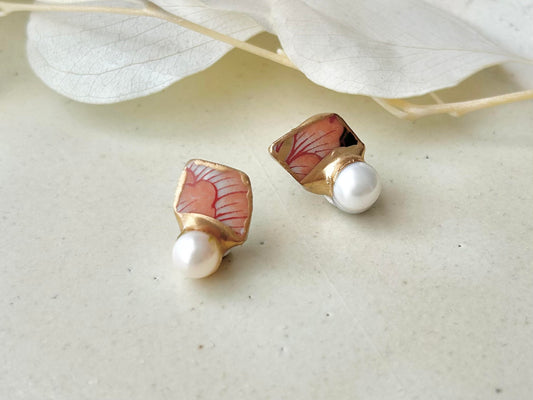 Imari Ware Kintsugi Titanium Earrings Gold Carnelian