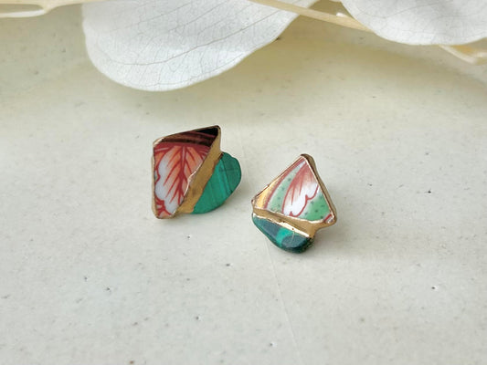 Imari Ware Kintsugi Titanium Earrings Gold Carnelian