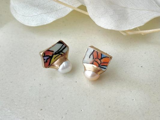 Imari Ware Kintsugi Titanium Earrings Gold Carnelian