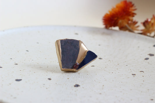 Arita Porcelain Natural Stone Kintsugi Brooch / Garnet Pin Brooch Traditional Craft Mother's Day